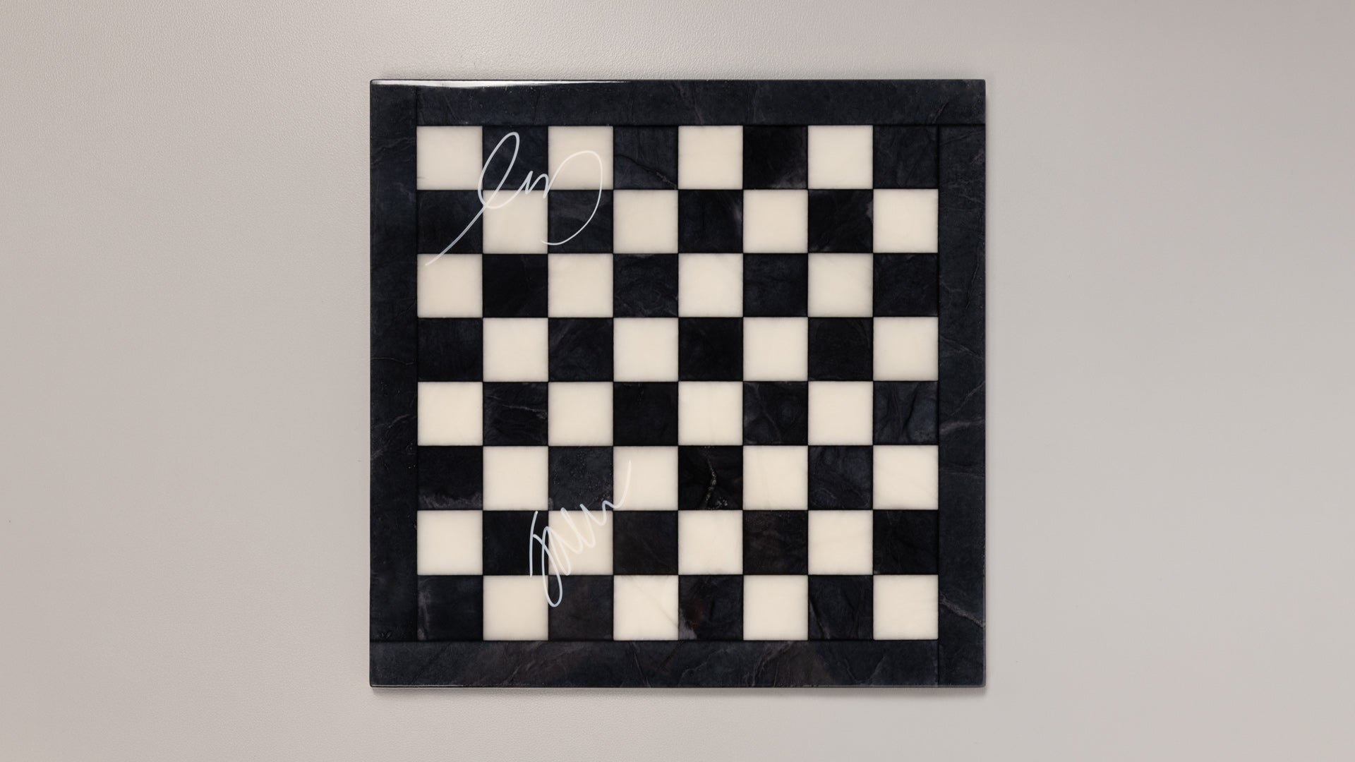 1-of-1 chessboard signed by Faker and Chovy